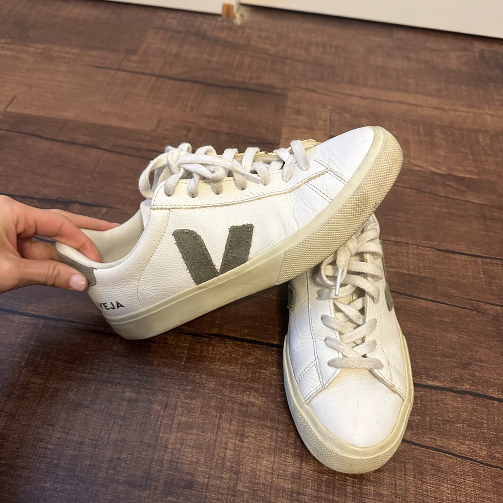 Veja Women's White and Gray Sneakers